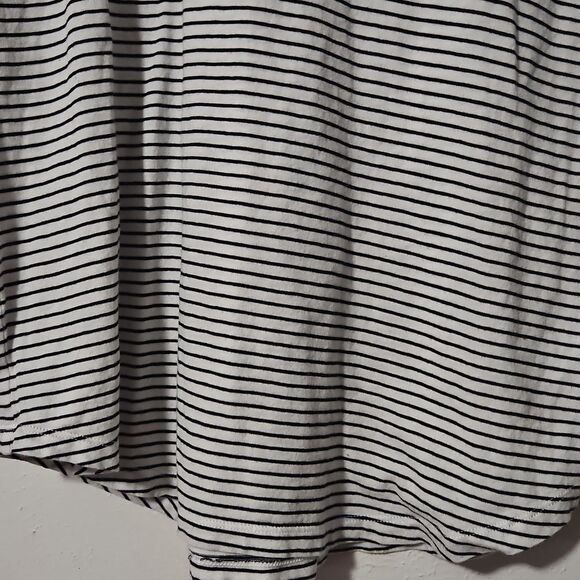 Cabi 5558 Women’s Skipper Tee Size S Black/White V-Neck Flutter Sleeves - Picture 4 of 5